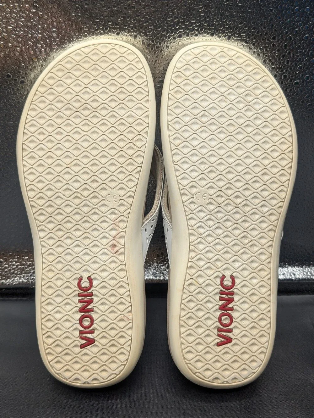 Vionic Women's Casandra Flip Flops White Leather - Picture 11 of 12